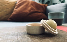 Charger l'image dans la galerie, Baume à lèvres naturel, écologique, soins corporels, cosmétiques naturels, calendule, fait quebec