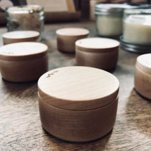 Charger l'image dans la galerie, Baume à lèvres naturel, écologique, soins corporels, cosmétiques naturels, calendule, fait quebec